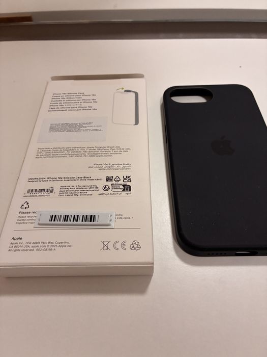 Чехол для iphone 16e