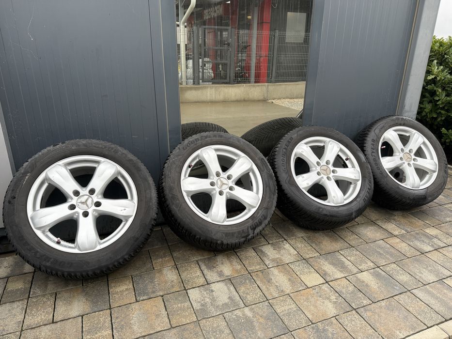 S 221 2008г Оригинални  235/55/17 - 300€