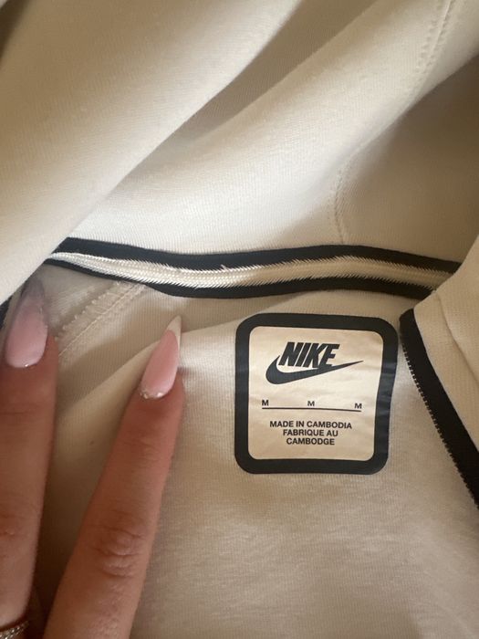 Продавам nike tech