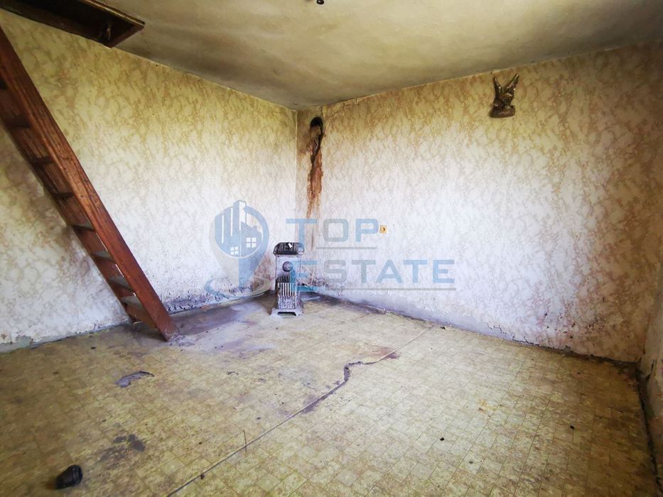 Двуетажна вила с панорамна гледка в село Арбанаси, област Велико Търн