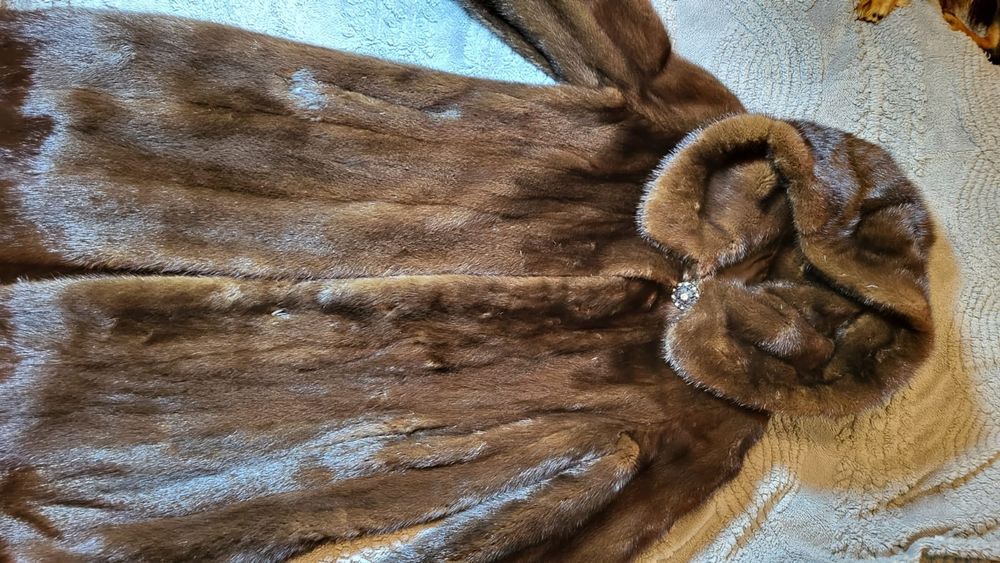 Продам норковую шубу