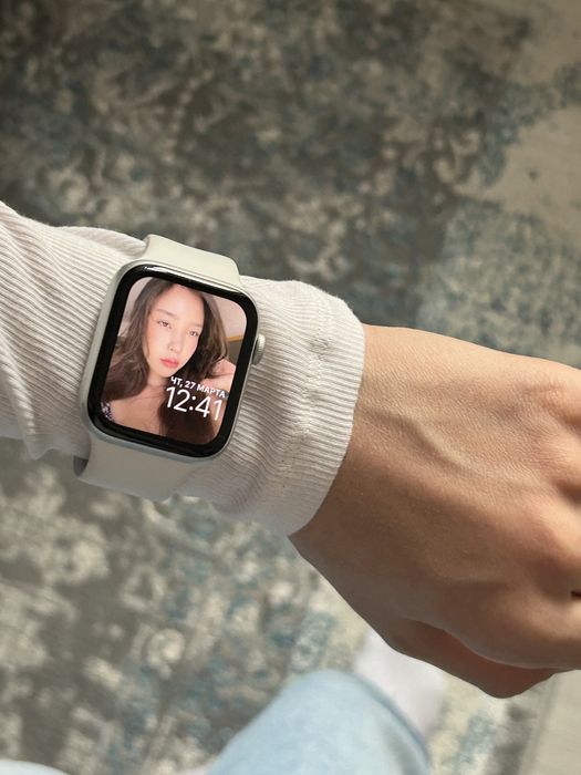 Apple watch se  44 мм продам