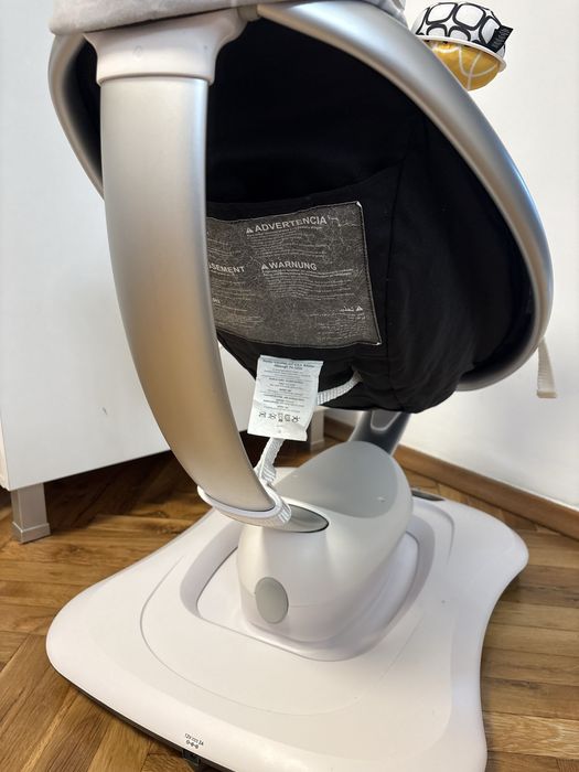 Електрическата бебешка люлка mamaRoo 4.0
