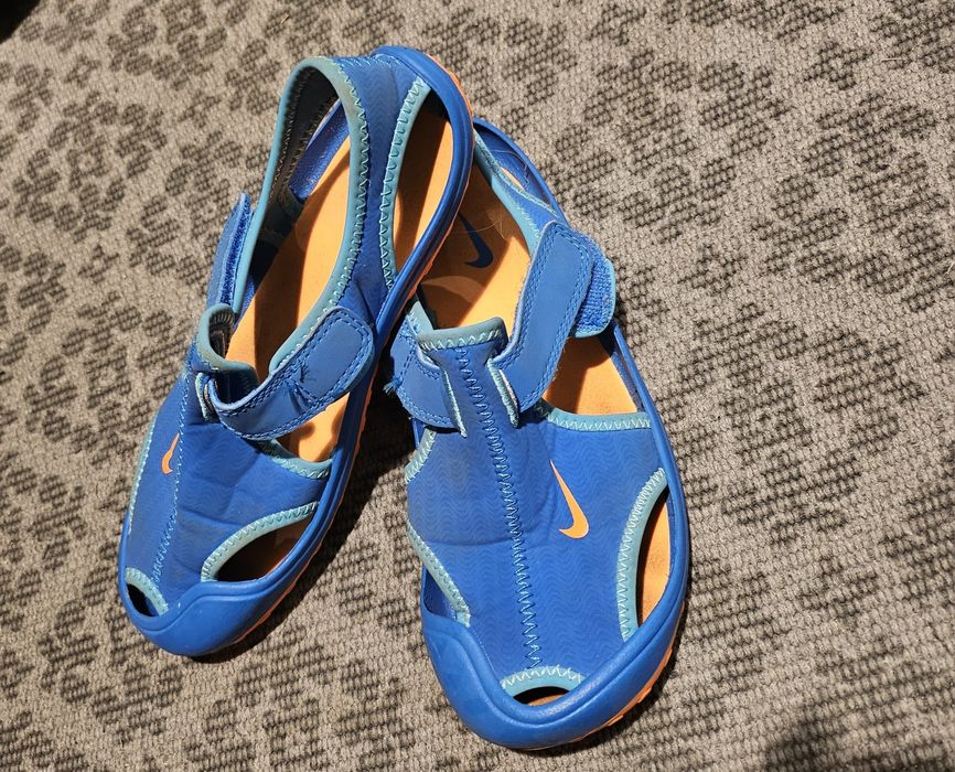 Спортни обувки и сандали Nike