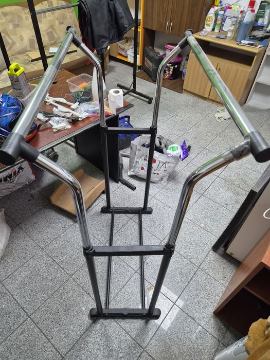 Stander/Stender haine, de plastic