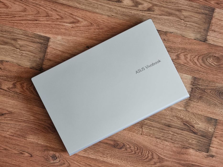 Лаптоп Asus Vivobook 15 Intel Core i3 11th 8GB RAM 256 SSD като нов
