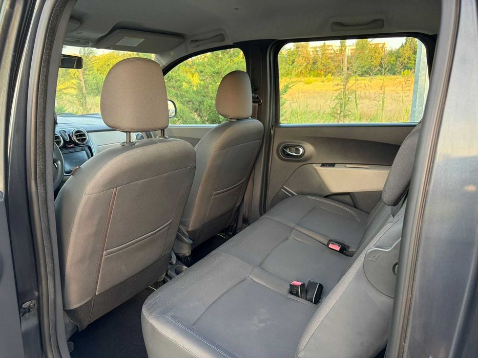 Dacia Lodgy 7 Locuri / 1.5 Dci - 110 c.p / Euro 5 / Navy / Posibilitate finanțare doar cu buletinul. Avans 0
