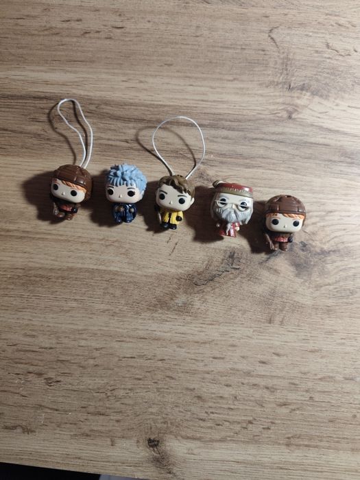 Продавам  фигурки на Хари Потър