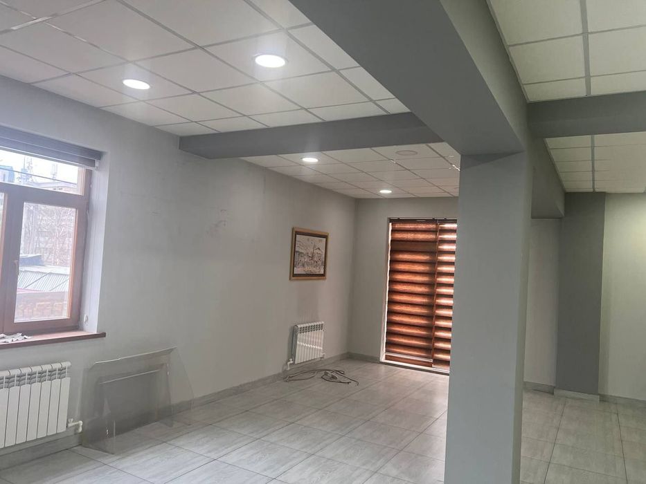 Продается коммерческое помещение нежилое под офис