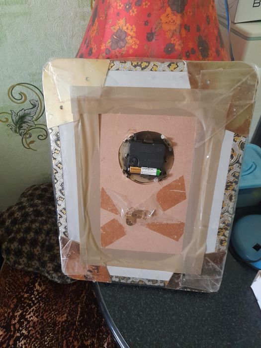 Часы настенные. 2 вида. Рабочие. Пишите