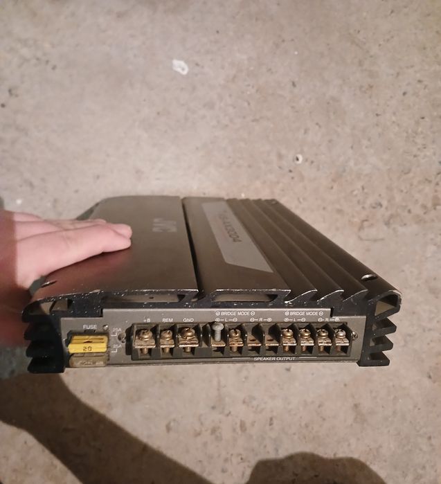 усилитель JVC для автозвук