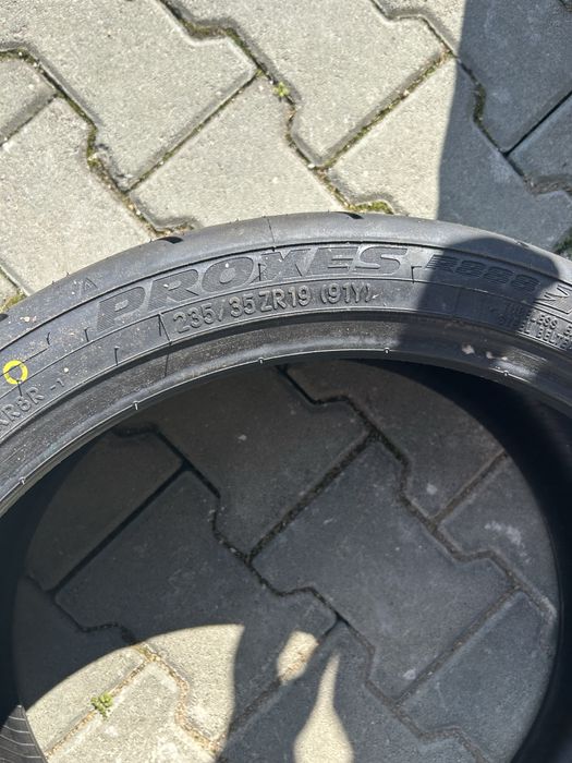 Гуми 235/35/19 proxes R888 нови