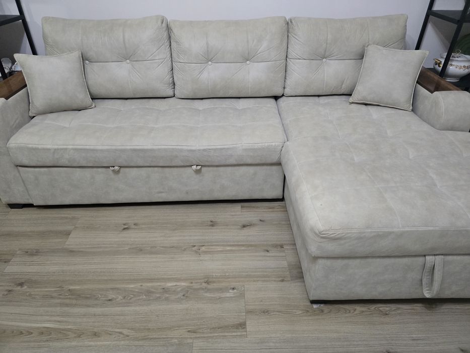 Угловой диван (раскладной) в отличном состоянии