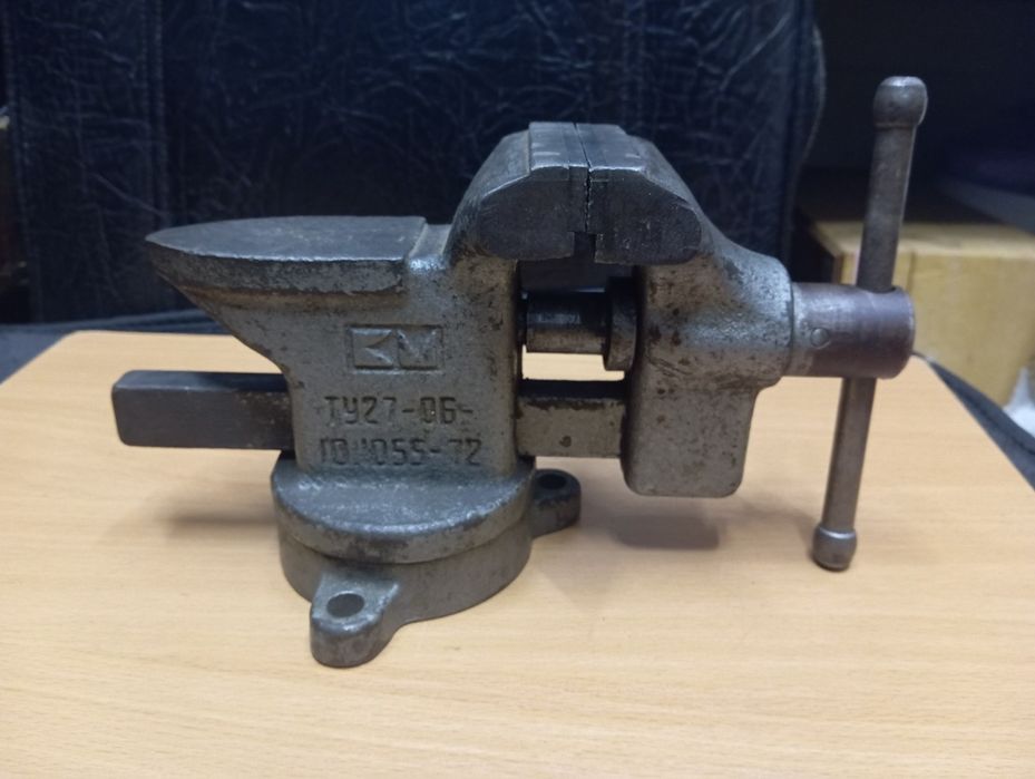 Продам струбцины и Тиски