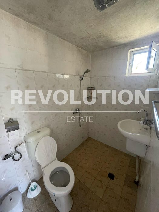 Дава се под наем Етаж от къща в Варна, Автогара - 68 кв.м за 300 € - Снимка #4