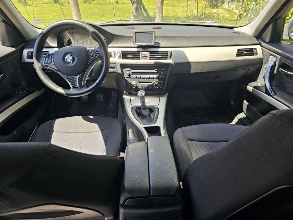 Продавам BMW 320D