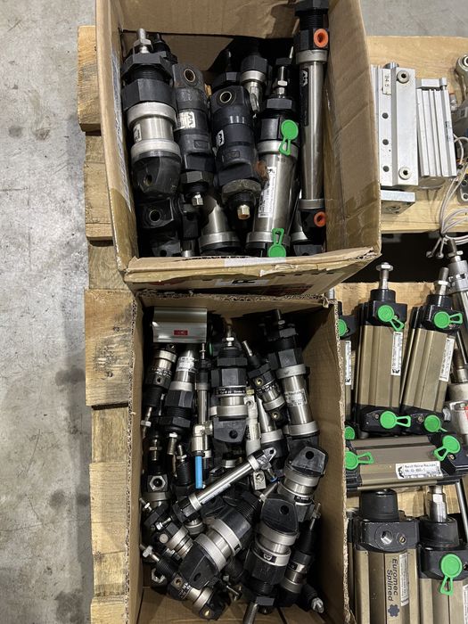 Пневматичен цилиндър Rexroth