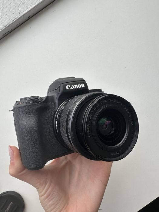 Canon EOS M50 Mark II + обектив 15-45mm – чисто нова камера