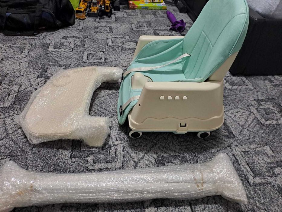 Scăunel de masă bebe