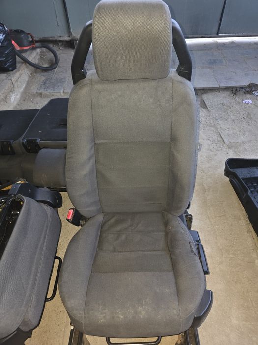Сиденья от Land Rover Discovery