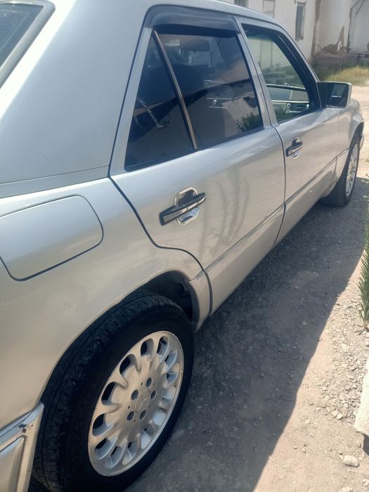 Продам Мерседес бенс1992г. в. Дизельный