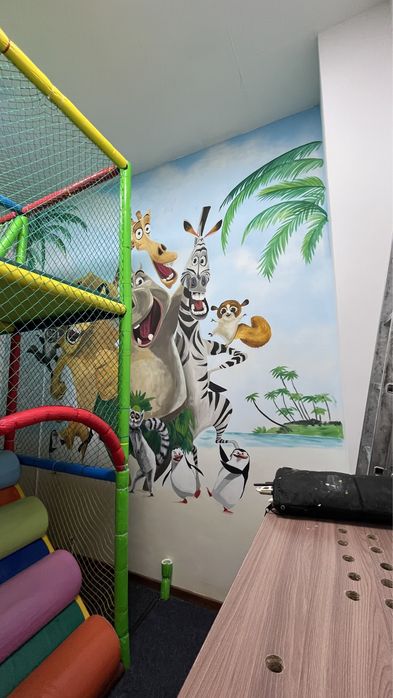 Роспись стен. Художник.