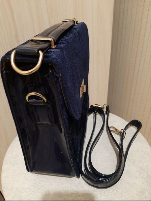 Продам сумку 1 000