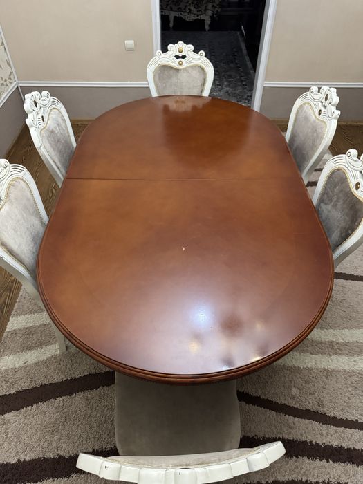 Стол со стульями