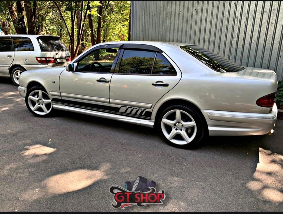 Бампер на мерседес w124  е500 (волчек)