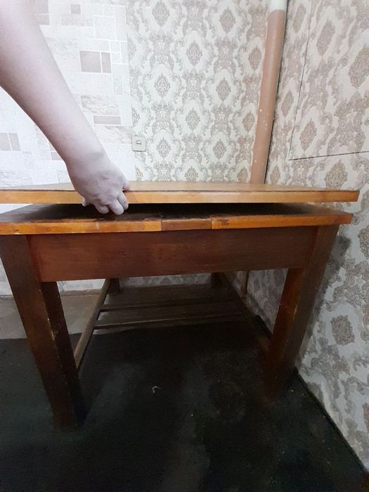 Раскладной кухонный стол