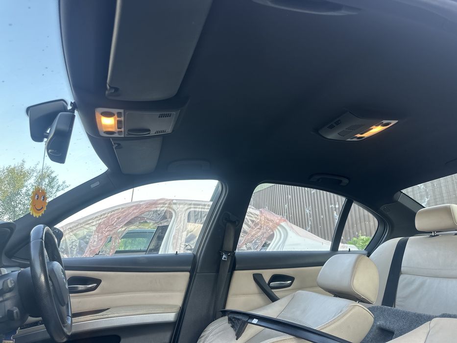 Plafon Pavilion Negru M BMW E90 / E91 / E92 acesorii negre incluse