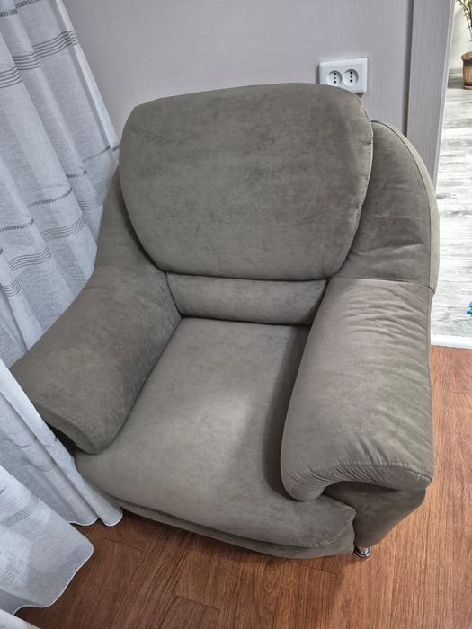 Продам 2 диван и кресло