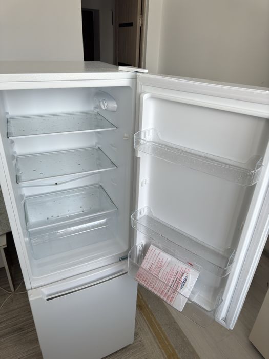 продаются холодильник