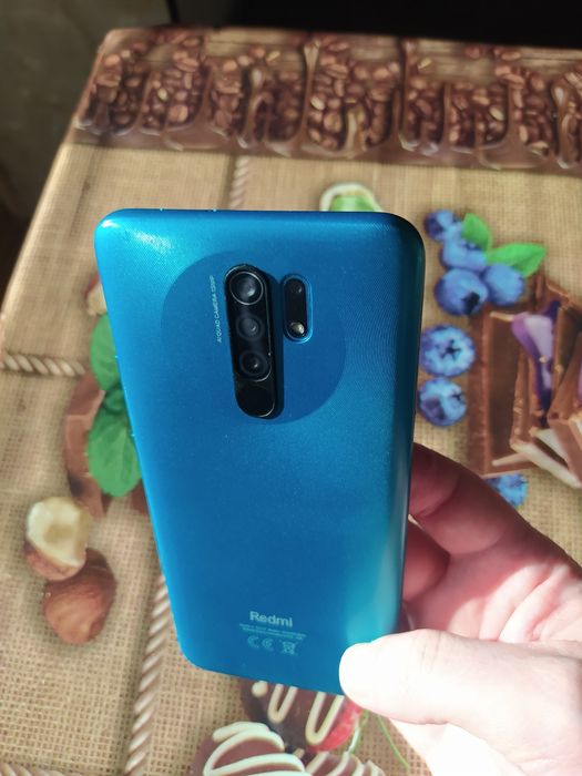 Продавам телефон Xiaomi Redmi 9