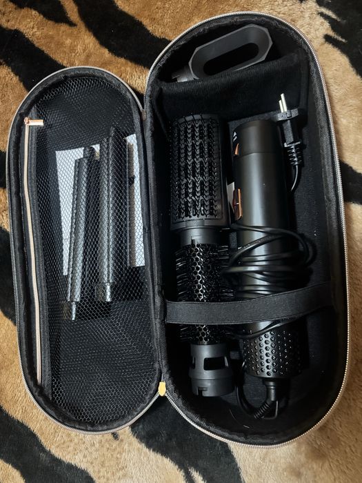 Set perie profesionala ELLE, desigilat