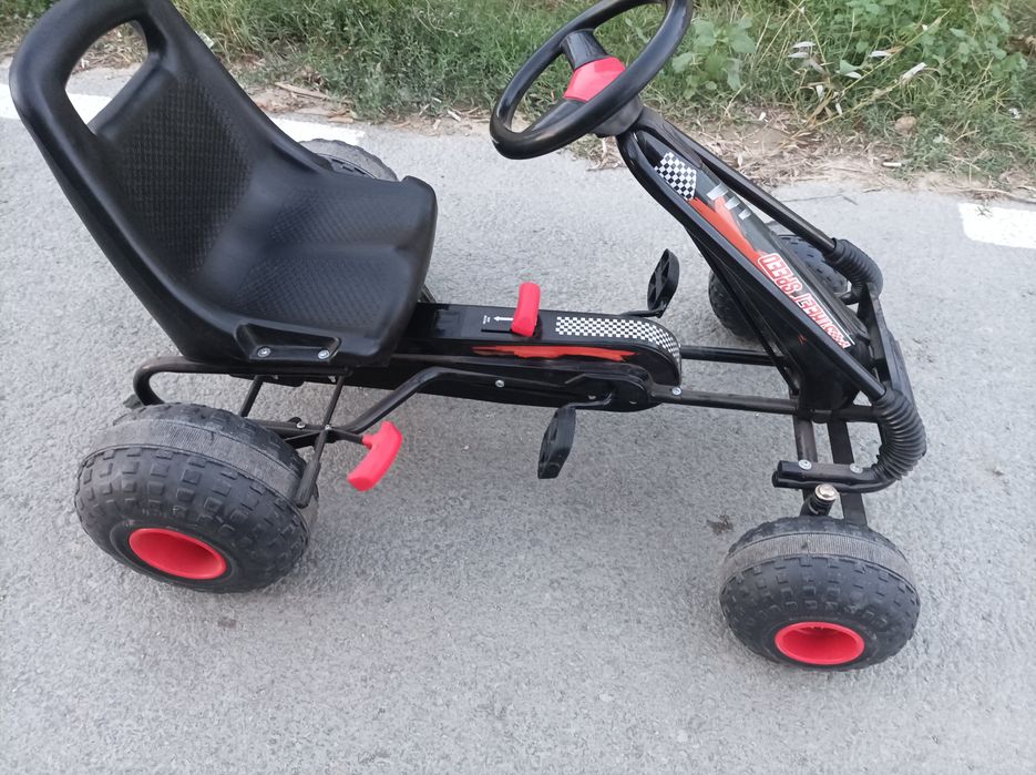 Kart de copii cu pedale