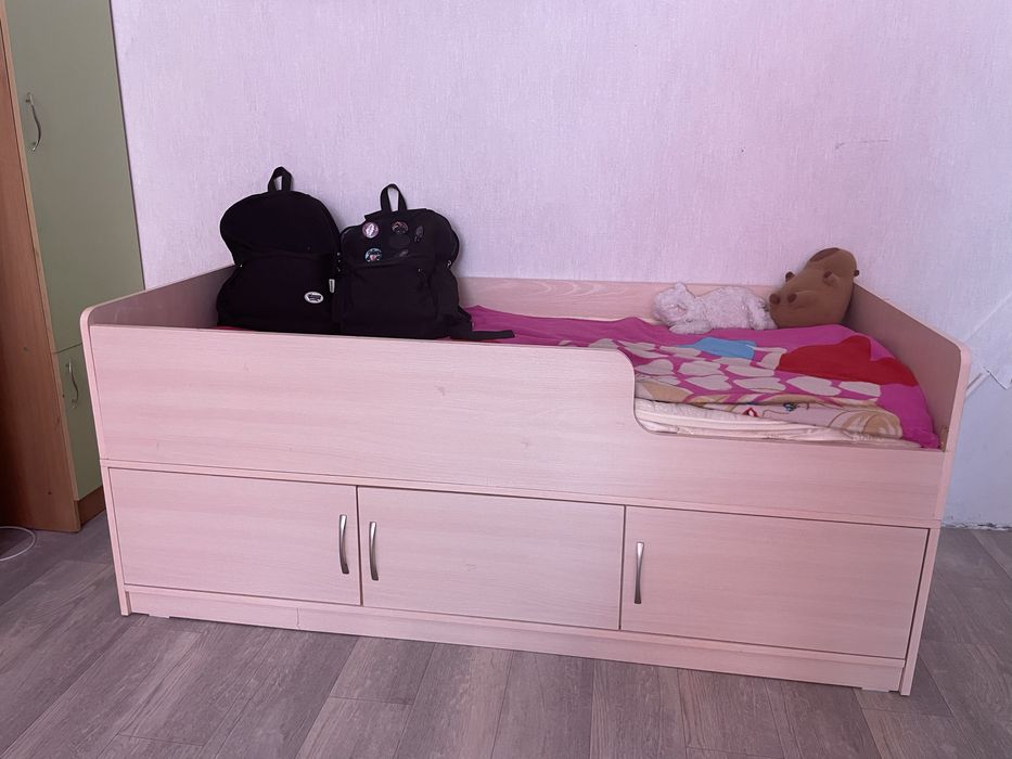 Продам кровать детскую
