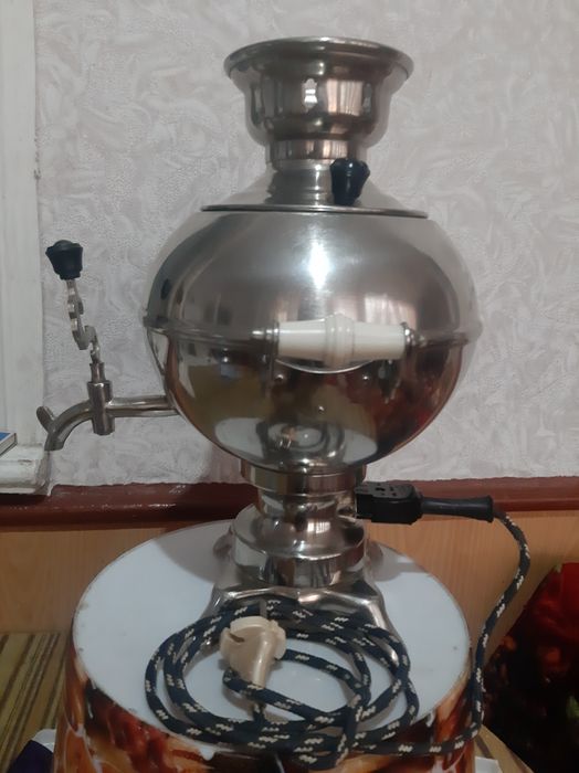 Самовар  на угле. Объёмом  5 л.