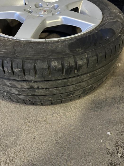 205/60/R17  на дисках комплект