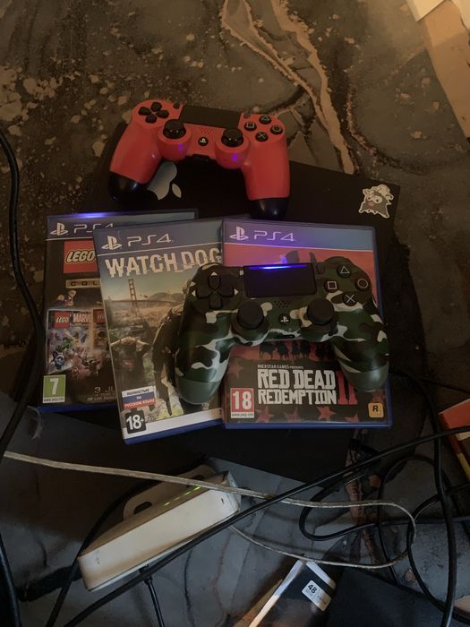 Ps 4 с игрыми и двумя джостиками