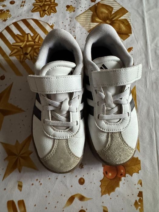 Ghete si adidași adidas