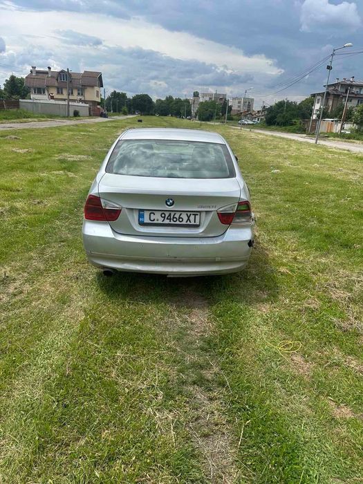 Продавам BMW 320