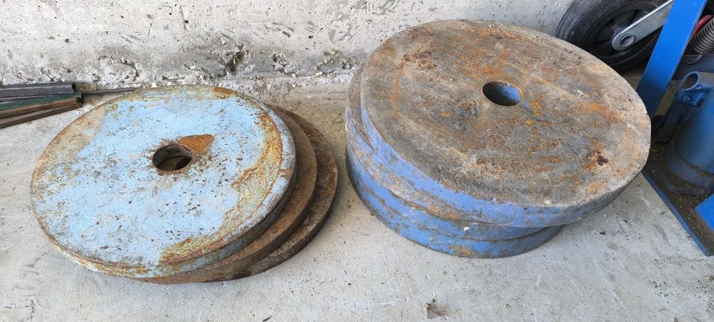 Тежести, дискове за фитнес и дъмбел