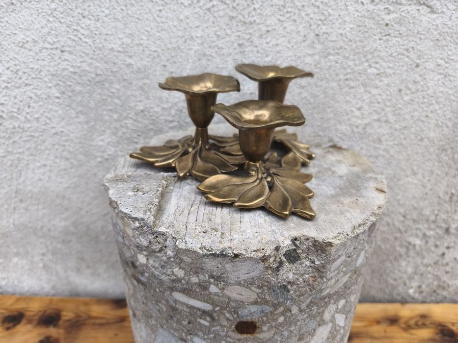 Троен месингов свещник