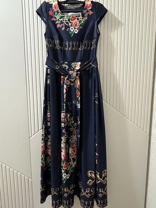 Продам вечерние платья