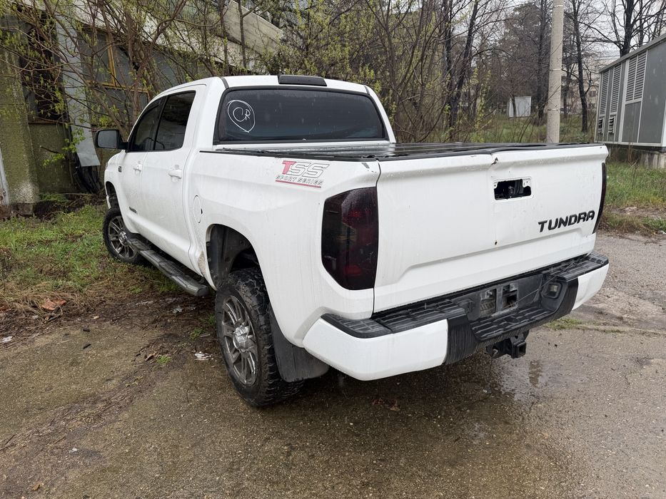 TOYOTA TUNDRA SR5 на части
