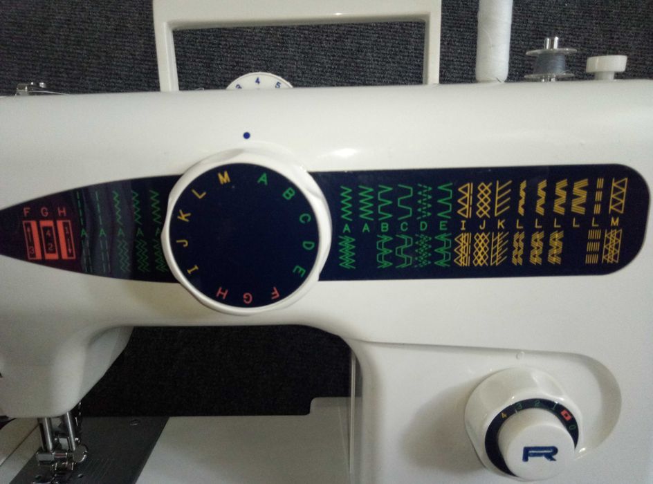 Швейная машинка Victoria