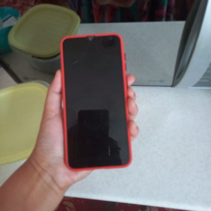 Срочно Продам телефон сломан экран!