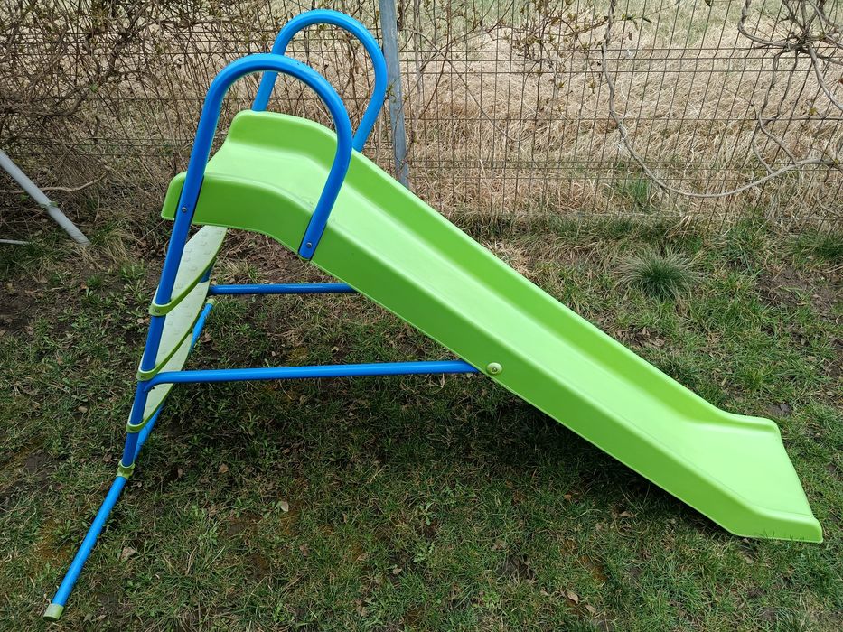 Tobogan din plastic pentru exterior