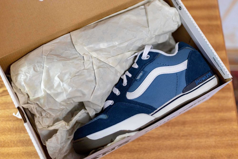 Кроссовки Vans. Новые. 42 размер.